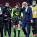 El presidente del Sporting de Lisboa acus&oacute; de ir para atr&aacute;s a los jugadores frente al Atl&eacute;tico de Madrid y los suspendi&oacute;
