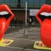 Previo a su gira europea, la ic&oacute;nica lengua de los Rolling Stones se instala en los principales estadios