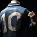 Las camisetas hist&oacute;ricas del f&uacute;tbol internacional que ser&aacute;n subastadas en Europa y esperan juntar miles de euros
