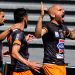 El equipo del Loco Abreu tiene a un padre como presidente y a su hijo como capit&aacute;n