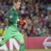 Ter Stegen dio m&aacute;s pases que Messi en el Barcelona