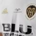 El Valencia ya vende su camiseta especial para la final de la Copa del Rey ante el FC Barcelona