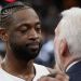 El emotivo regalo que le dio Popovich a Dwyane Wade en el &uacute;ltimo encuentro