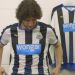 El Newcastle vende su nueva camiseta con el logo antiguo de su patrocinador