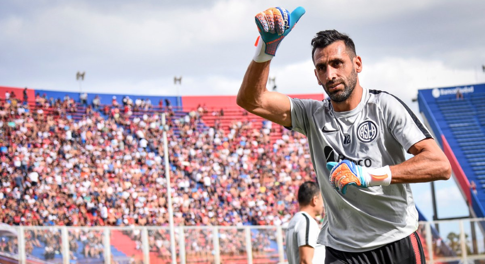 Arquero y presidente; las dos caras de Sebastián Torrico